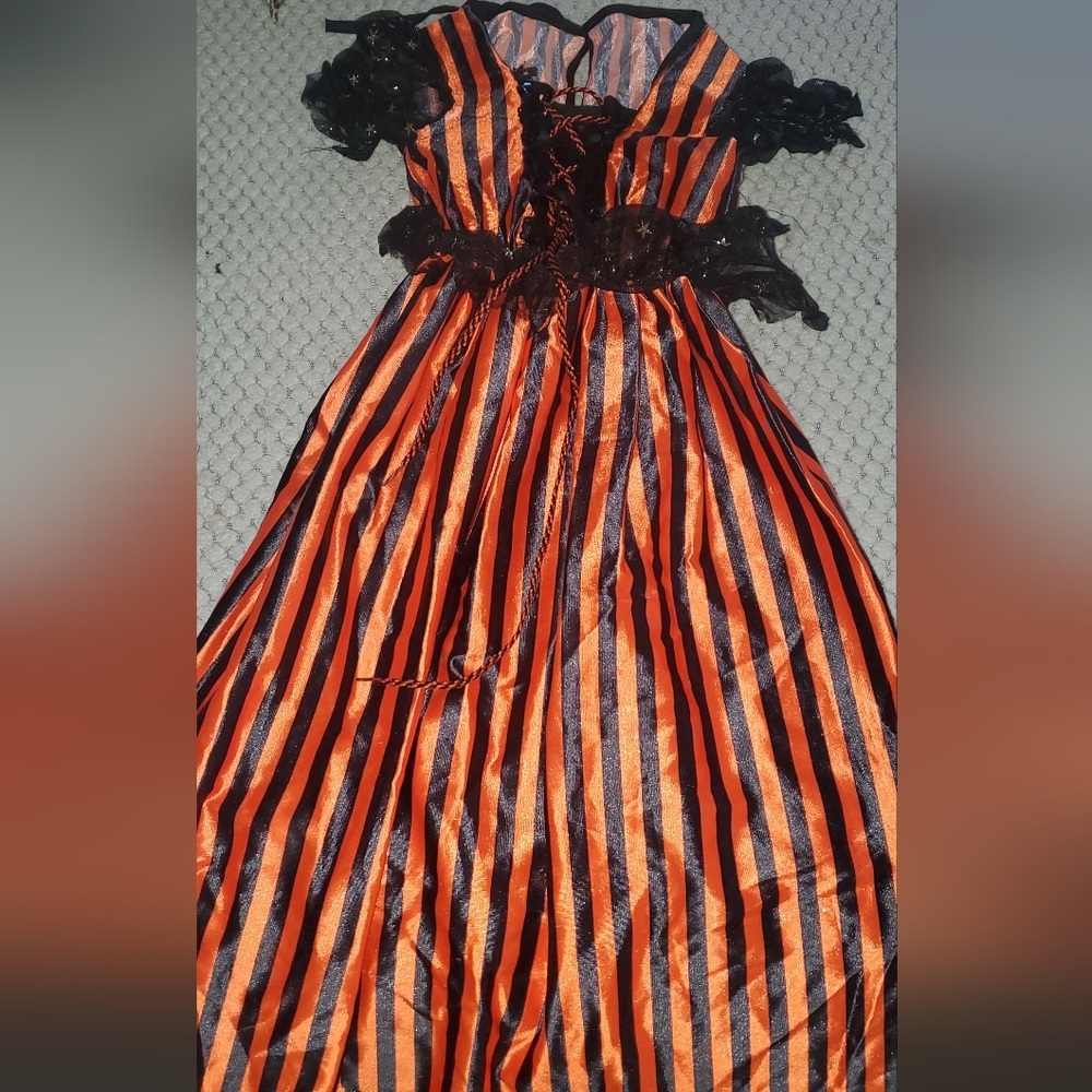 '90s kids witch costume